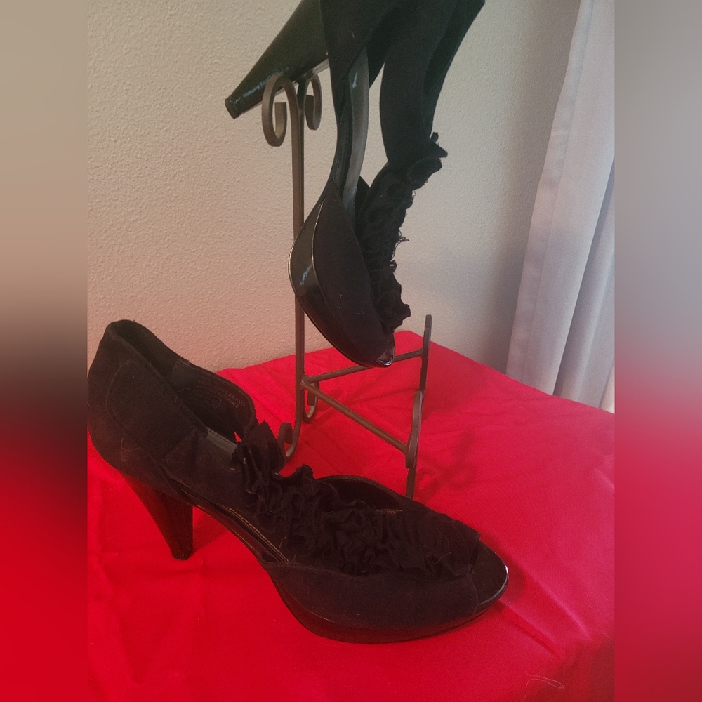 Womens Black pumps